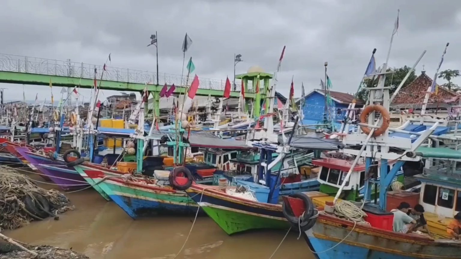 Cuaca Buruk, Nelayan di Pandeglang Memil. 
